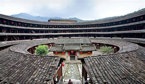 ¡Sumérgete en la historia ancestral de los Hakka en el Pueblo de Tulou!