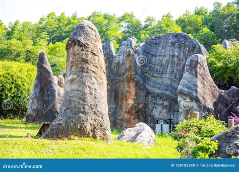 ¡Sumérgete en la Historia y la Belleza Natural del Parque Arqueológico de Ningshi en Danzhou!