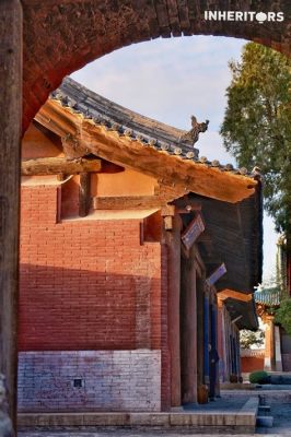 ¡Sumérgete en la Historia y la Belleza Natural del Templo de Shuanglin! Un Santuario Taoísta Impresionante con Jardines Encantadores.