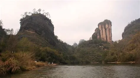 ¡Sumérgete en la Historia y la Naturaleza del Monte Wuyi!