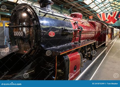  El Museo Nacional de Ferrocarriles Británicos en York: ¡Un viaje al pasado sobre rieles!