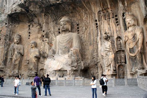 ¡Explora la majestuosidad ancestral de las Cuevas de Longmen en Suizhou!