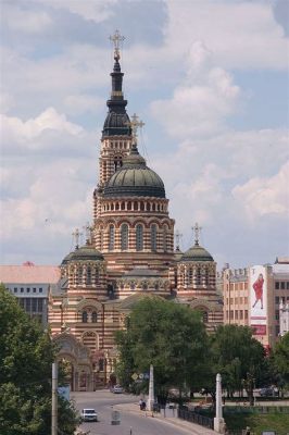 ¡Explora la majestuosidad de la Catedral de San Jorge en Járkov! Un tesoro arquitectónico bizantino y un faro espiritual para Ucrania.