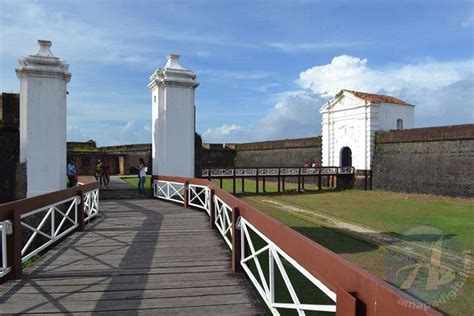  La Fortaleza de São José de Ribeira Grande: Una ventana al pasado colonial con vistas panorámicas de la Bahía de Todos los Santos!